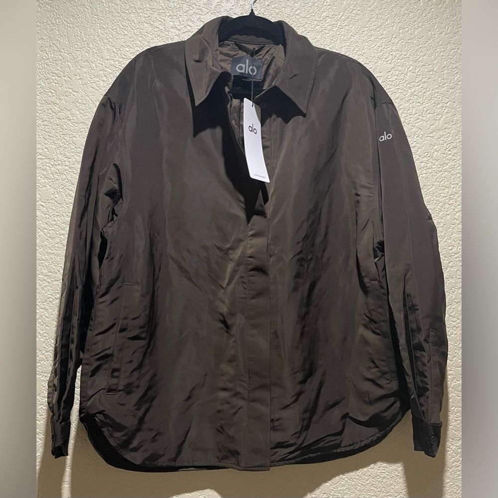 Alo Yoga NWT Socialite Shacket Button Down Pockets Expresso Size L SOLD OUT - Picture 5 of 8